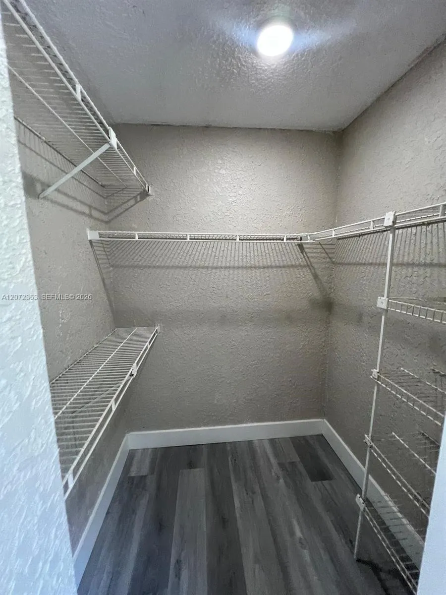 18725 NW 62nd Ave #111 Hialeah, FL 33015