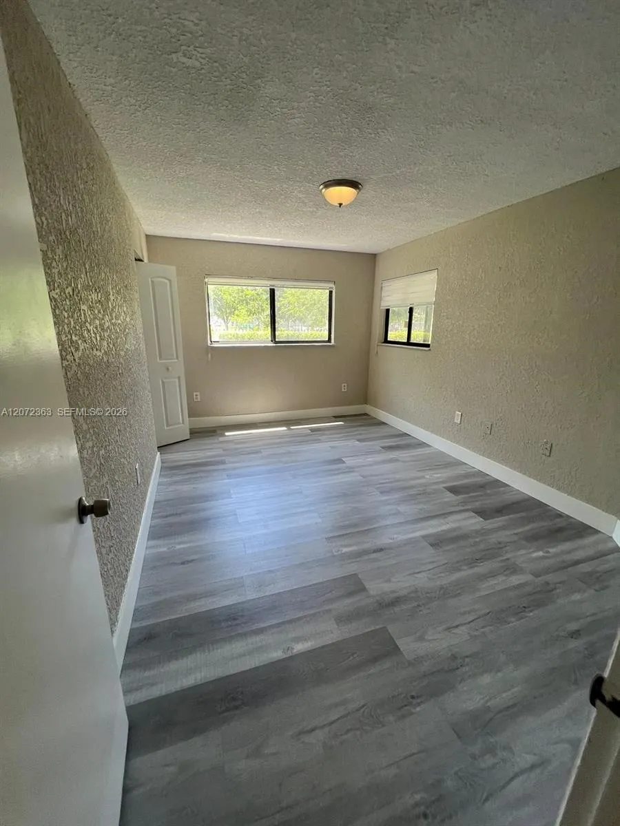 18725 NW 62nd Ave #111 Hialeah, FL 33015