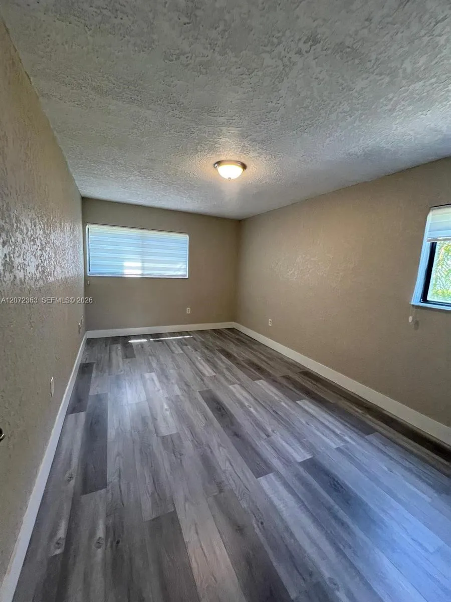 18725 NW 62nd Ave #111 Hialeah, FL 33015