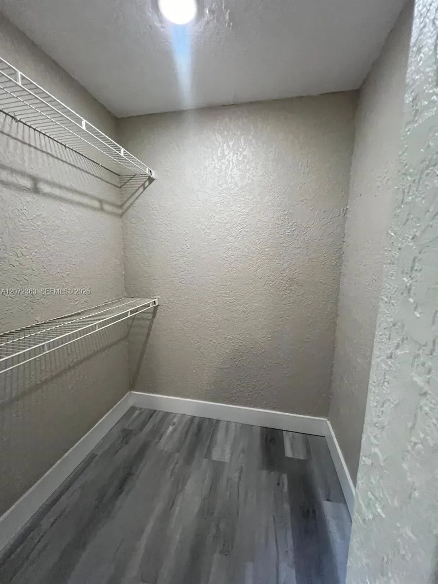 18725 NW 62nd Ave #111 Hialeah, FL 33015