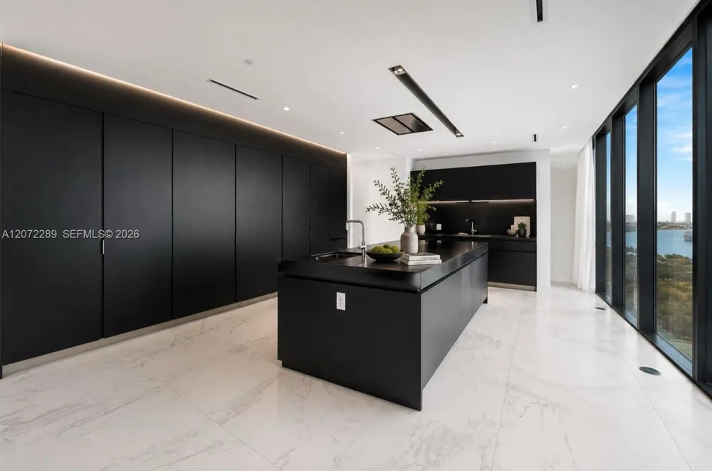 1000 Biscayne Blvd #Town House 1201 Miami, FL 33132