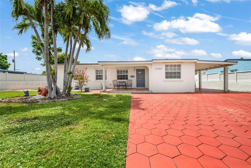 10240 SW 35th St Miami, FL 33165