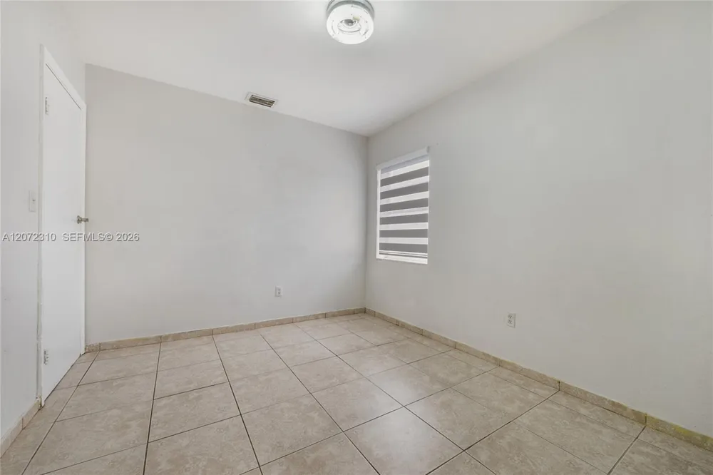 10240 SW 35th St Miami, FL 33165