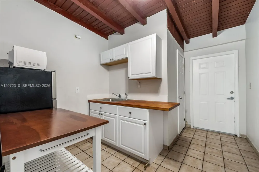 10240 SW 35th St Miami, FL 33165