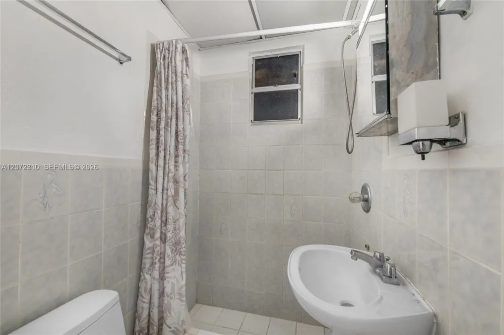10240 SW 35th St Miami, FL 33165