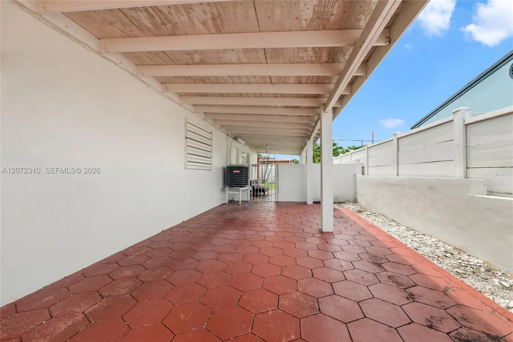 10240 SW 35th St Miami, FL 33165