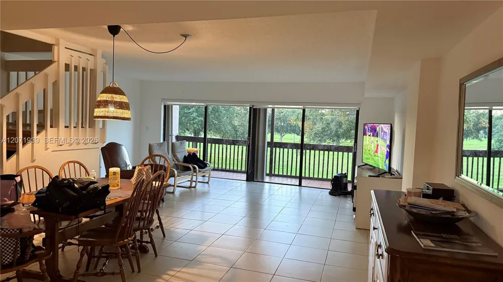 465 W Park Dr #11-3 Miami, FL 33172