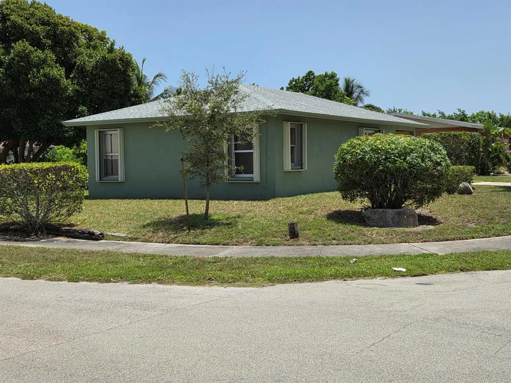 734 NE 1ST STREET Boynton Beach, FL 33435