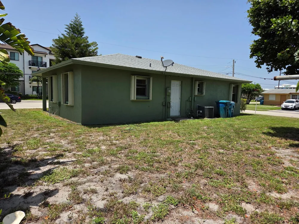 734 NE 1ST STREET Boynton Beach, FL 33435