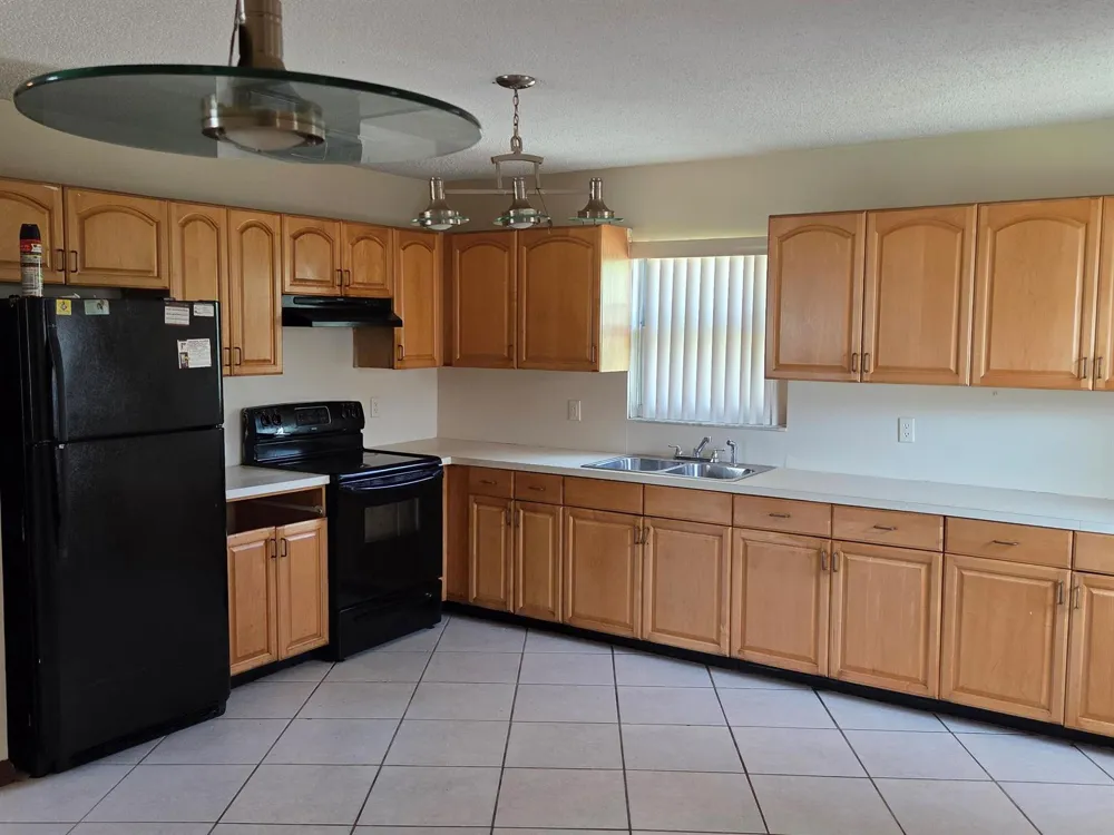 734 NE 1ST STREET Boynton Beach, FL 33435