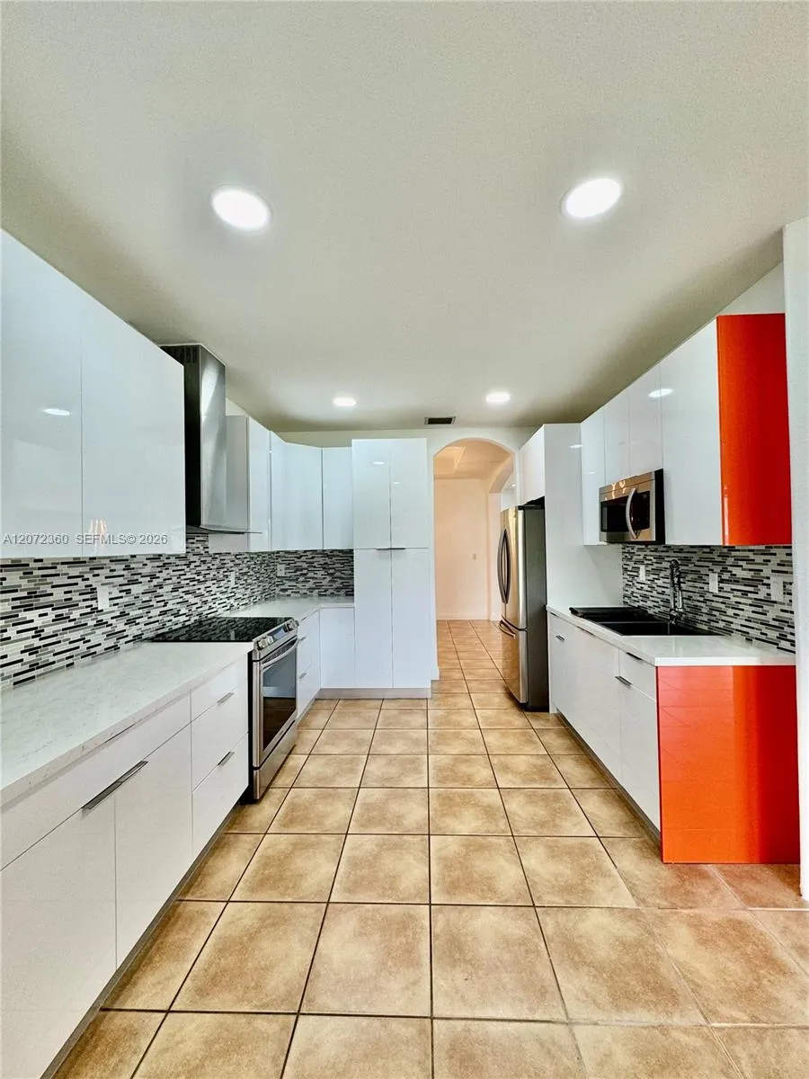 14974 SW 18th Ter Miami, FL 33185