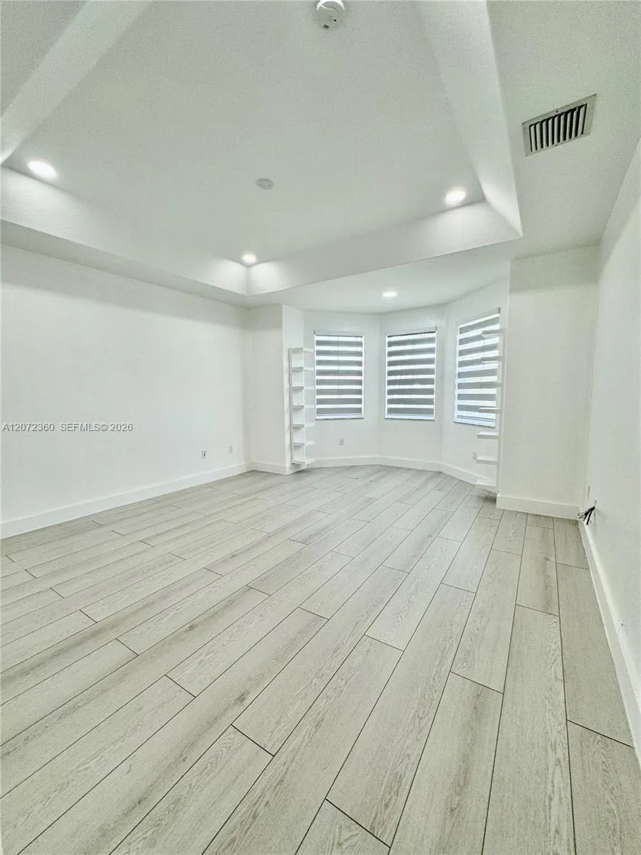 14974 SW 18th Ter Miami, FL 33185