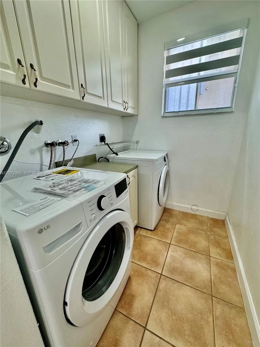 14974 SW 18th Ter Miami, FL 33185
