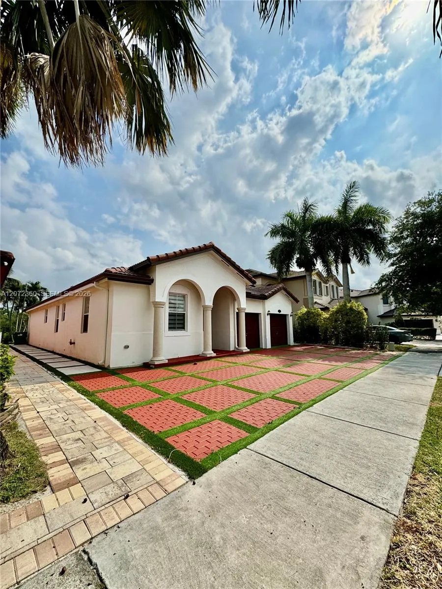 14974 SW 18th Ter Miami, FL 33185