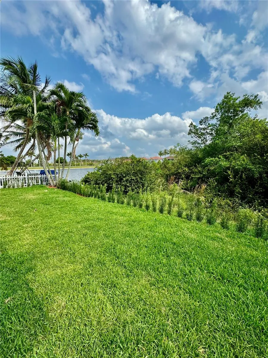 14974 SW 18th Ter Miami, FL 33185
