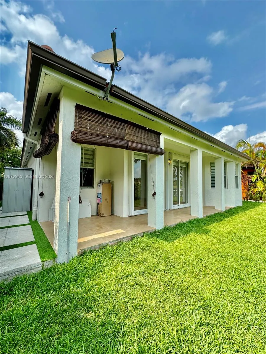 14974 SW 18th Ter Miami, FL 33185