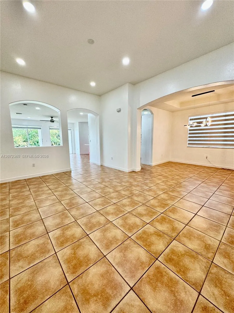 14974 SW 18th Ter Miami, FL 33185