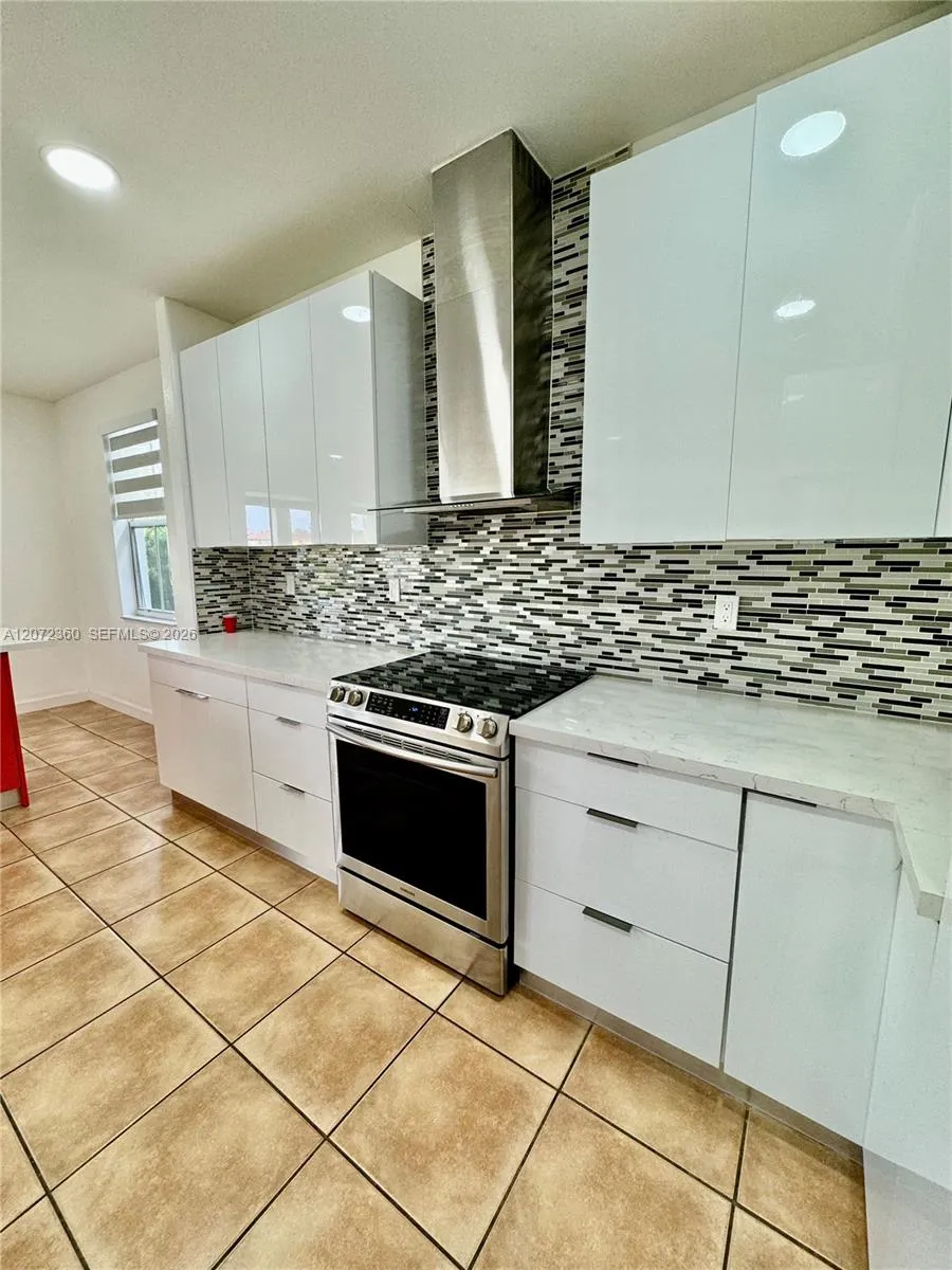 14974 SW 18th Ter Miami, FL 33185