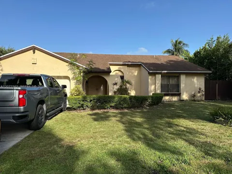 4863 SW 148th Ct