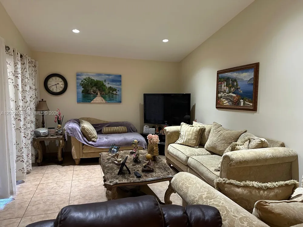 4863 SW 148th Ct Miami, FL 33185