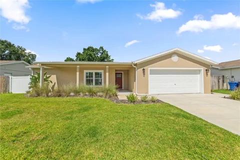 1003 RED OAK CIRCLE