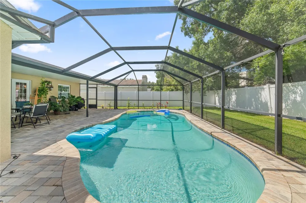 1003 RED OAK CIRCLE Brandon, FL 33511