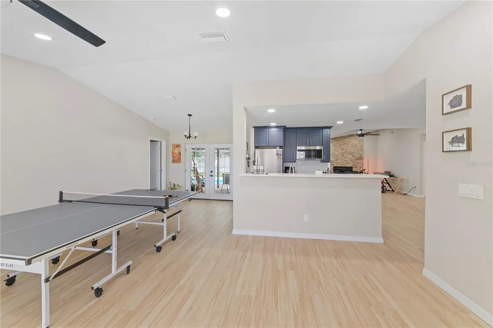 1003 RED OAK CIRCLE Brandon, FL 33511