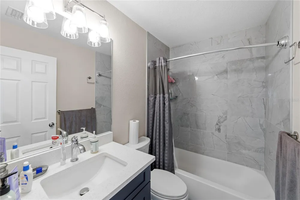 1003 RED OAK CIRCLE Brandon, FL 33511