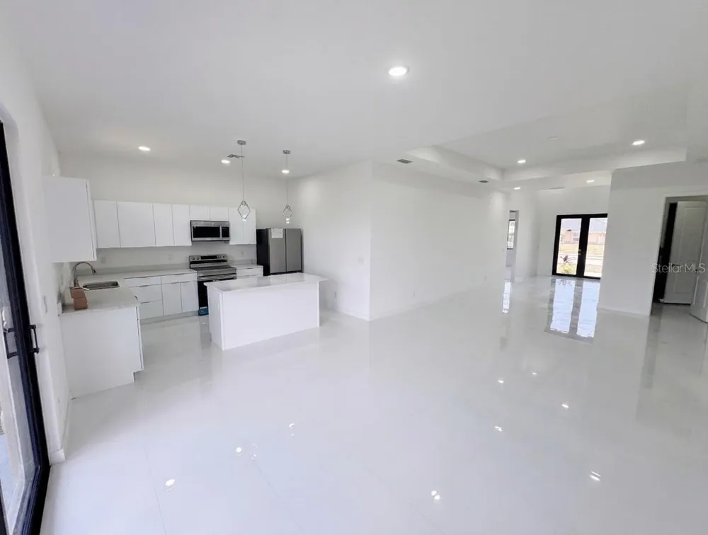 4324 JACARANDA PARKWAY W Cape Coral, FL 33993