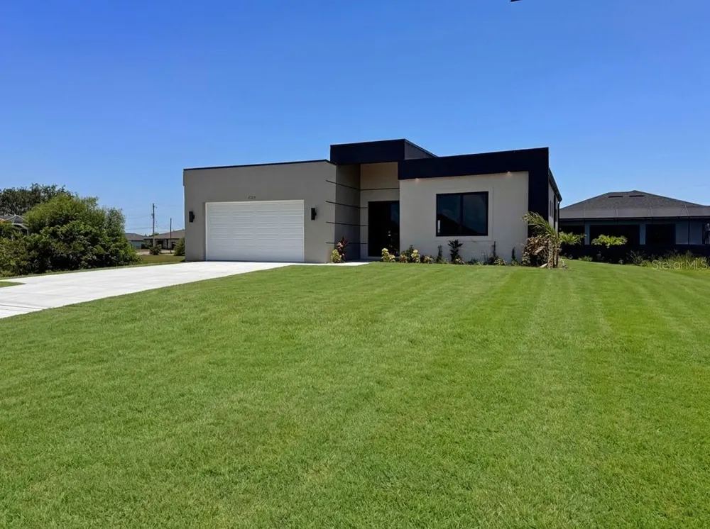 4324 JACARANDA PARKWAY W Cape Coral, FL 33993
