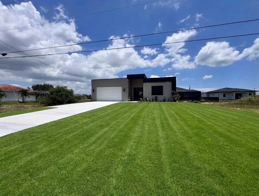 4324 JACARANDA PARKWAY W Cape Coral, FL 33993