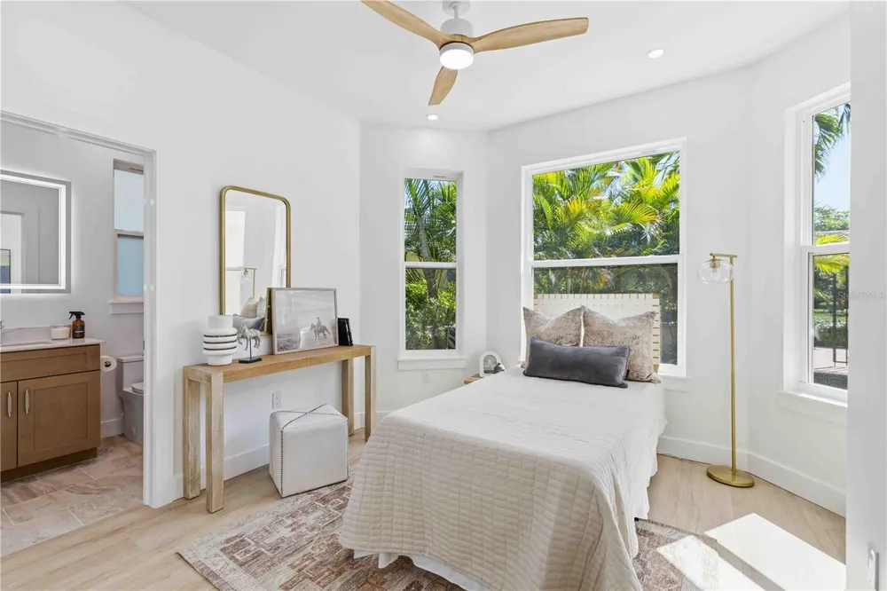 1354 TEAROSE PLACE Sarasota, FL 34239