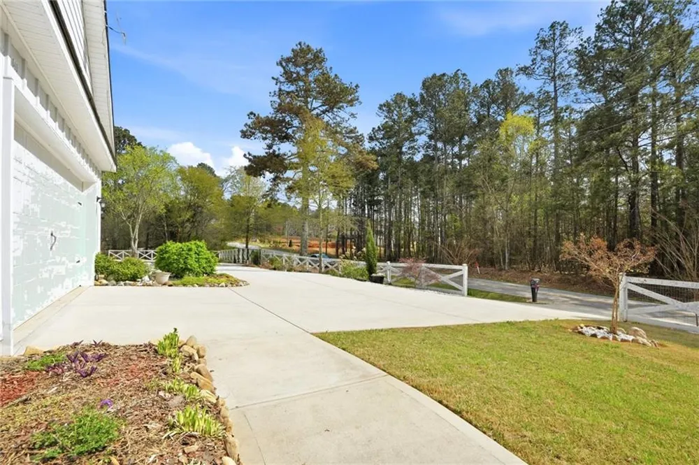 649 Tanners Bridge Road Bethlehem, GA 30620