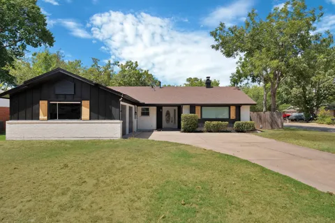 2505 Hollywood Drive