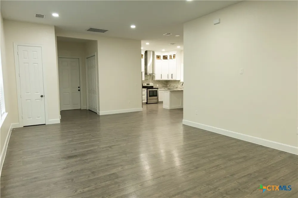 300 Front Street Thorndale, TX 76577
