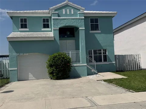 6733 Bayfront Dr