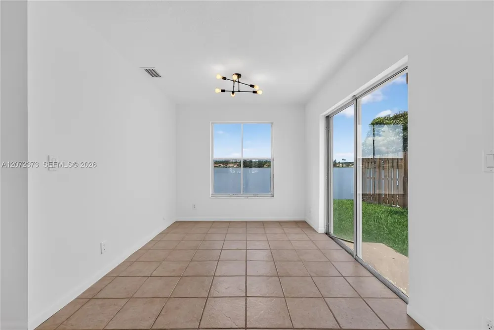 6733 Bayfront Dr Margate, FL 33063