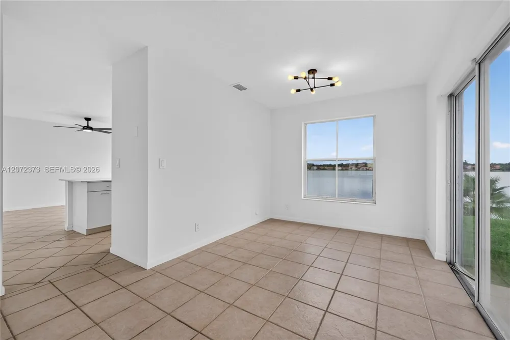 6733 Bayfront Dr Margate, FL 33063