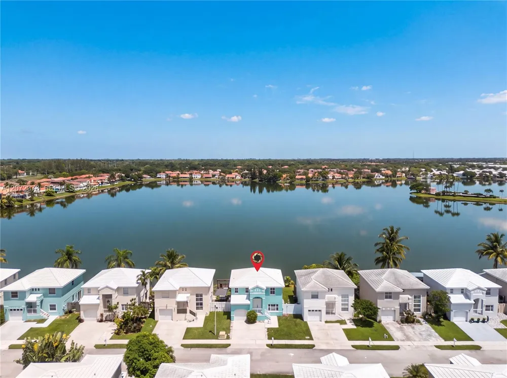 6733 Bayfront Dr Margate, FL 33063