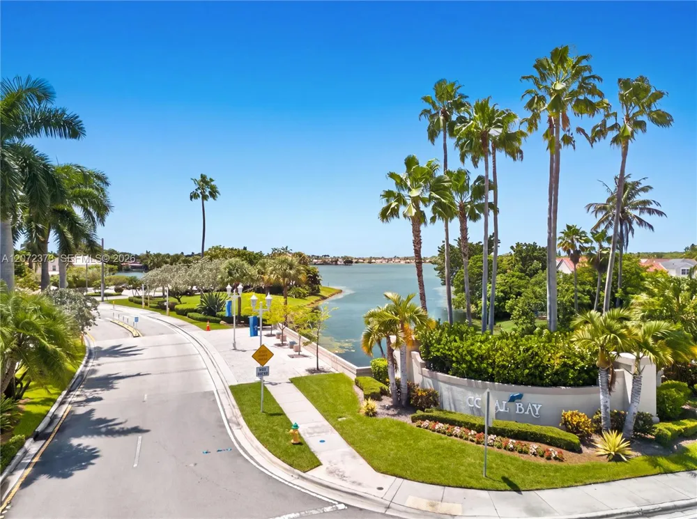 6733 Bayfront Dr Margate, FL 33063