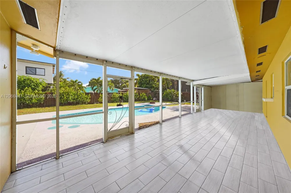 912 NE 9th Ct Pompano Beach, FL 33060