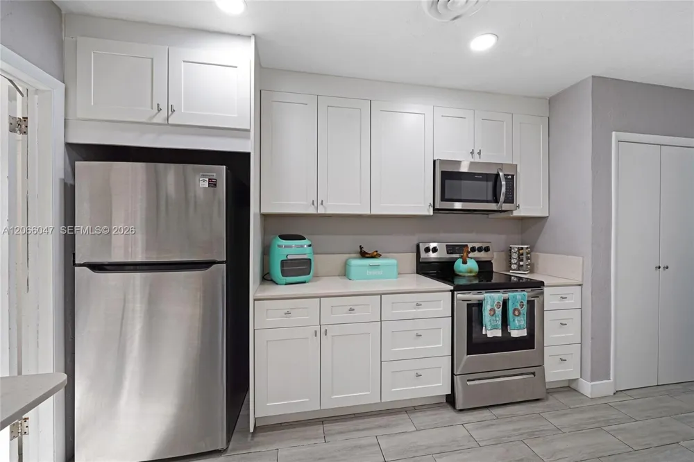 912 NE 9th Ct Pompano Beach, FL 33060