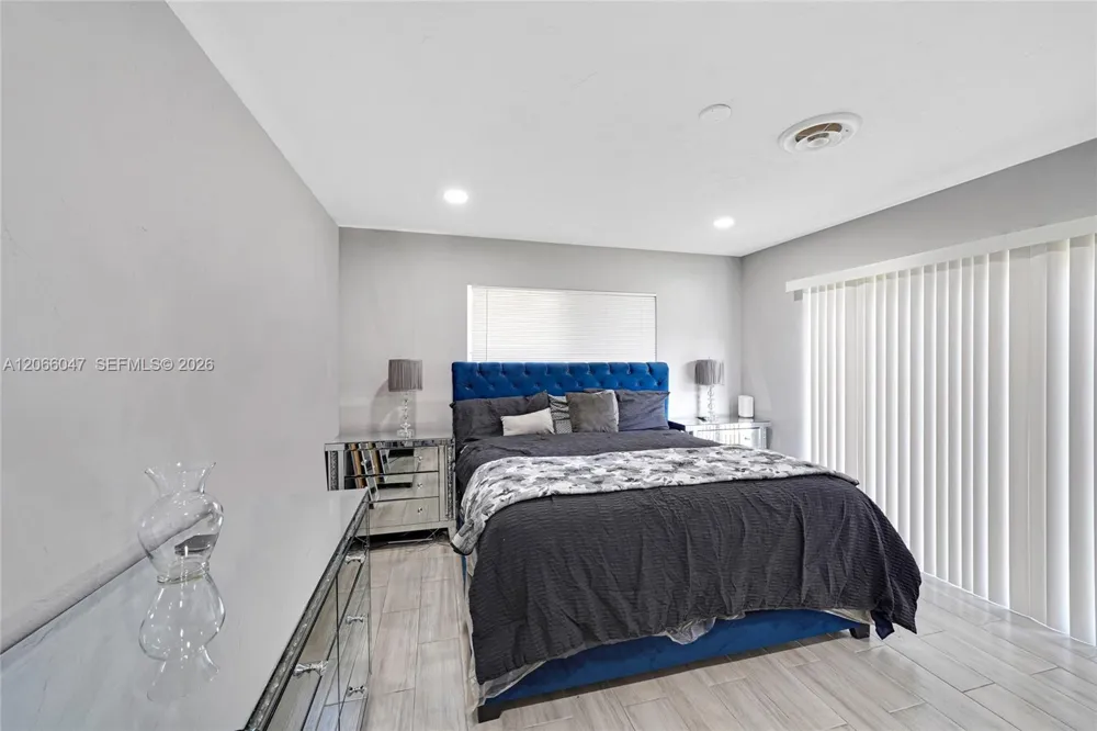 912 NE 9th Ct Pompano Beach, FL 33060