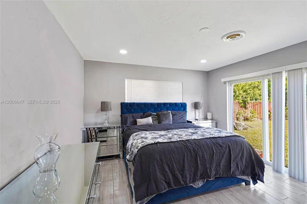 912 NE 9th Ct Pompano Beach, FL 33060