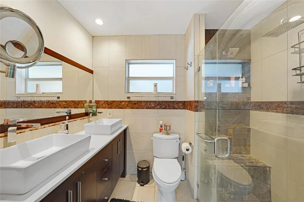 912 NE 9th Ct Pompano Beach, FL 33060
