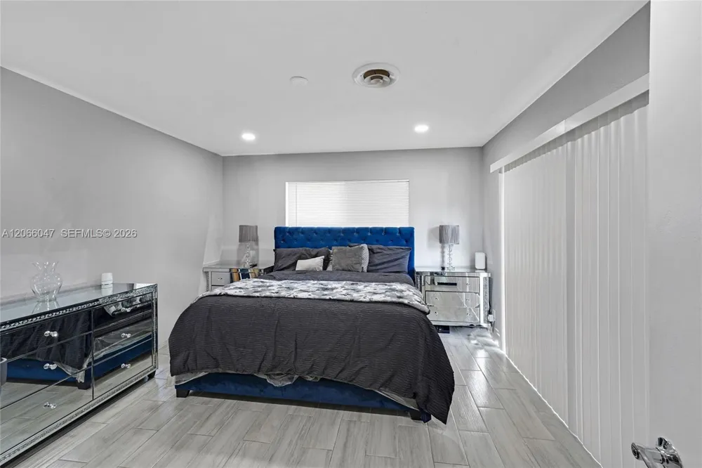 912 NE 9th Ct Pompano Beach, FL 33060