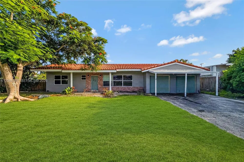 912 NE 9th Ct Pompano Beach, FL 33060