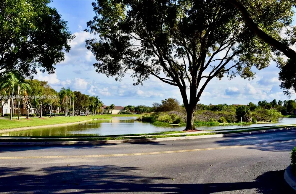 2474 Centergate Dr #103 Miramar, FL 33025