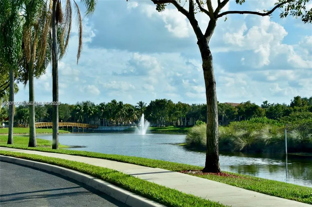 2474 Centergate Dr #103 Miramar, FL 33025