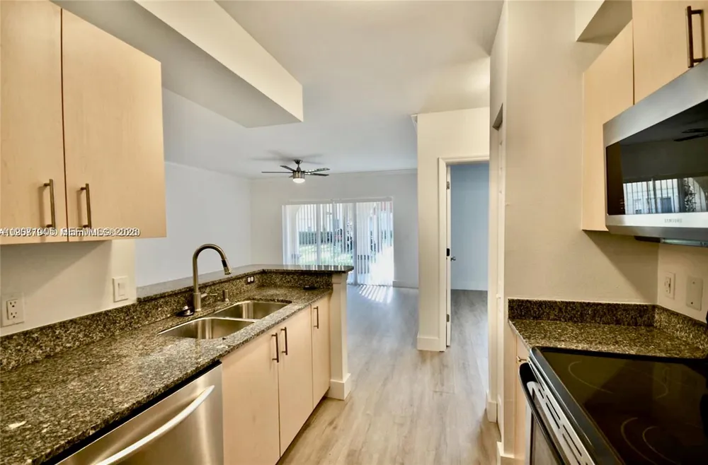 2474 Centergate Dr #103 Miramar, FL 33025